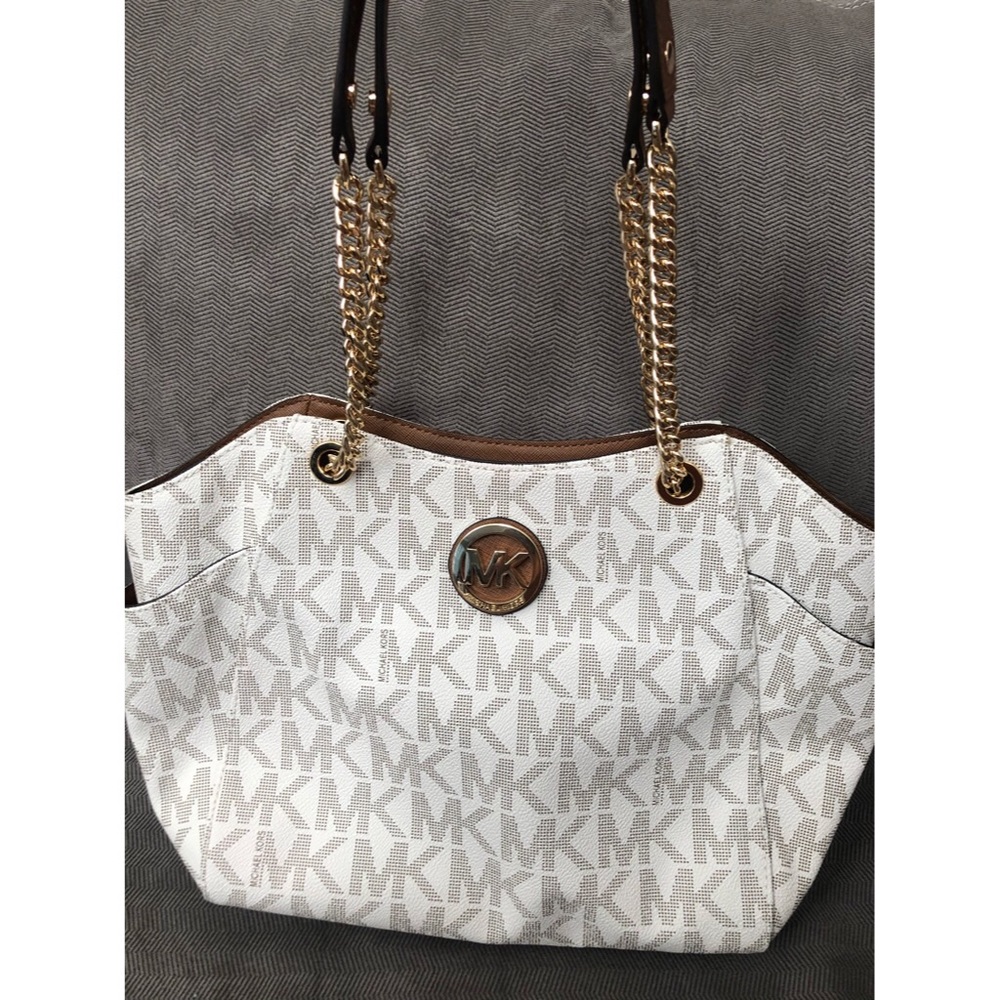 Like New! Michael Kors Jet Set Shoulder Tote Bag